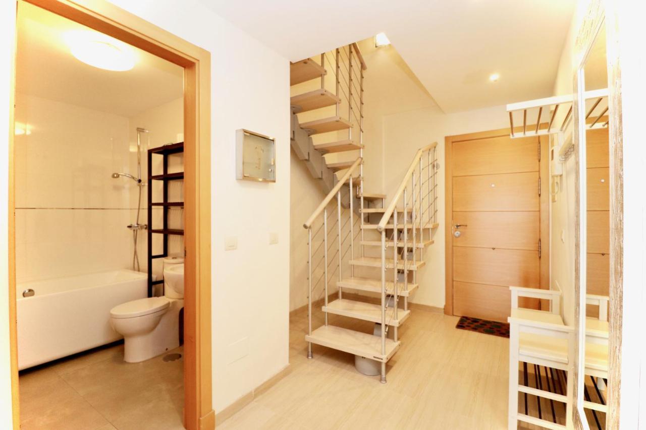 Modern Penthouse Apartment - 1 Min From The Beach Фуeнхирола Екстериор снимка