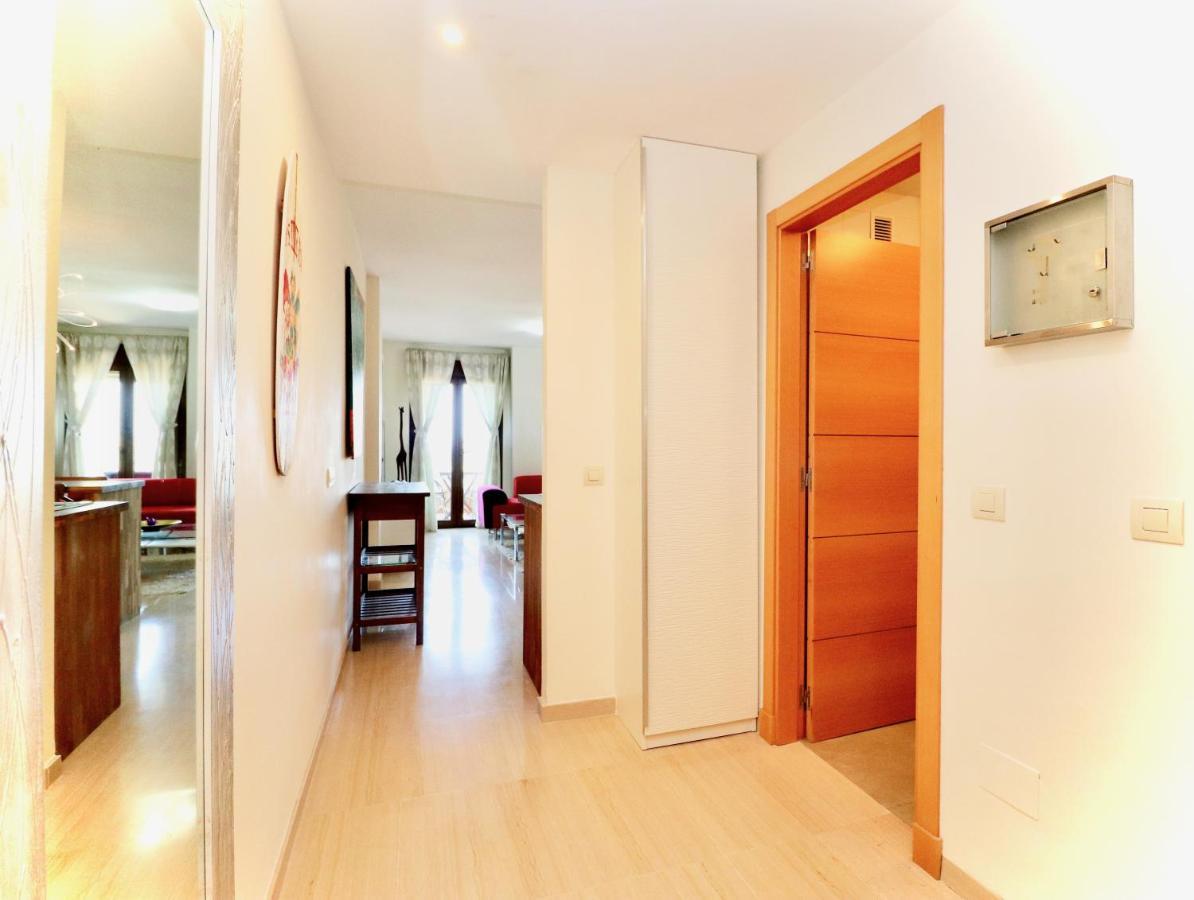 Modern Penthouse Apartment - 1 Min From The Beach Фуeнхирола Екстериор снимка
