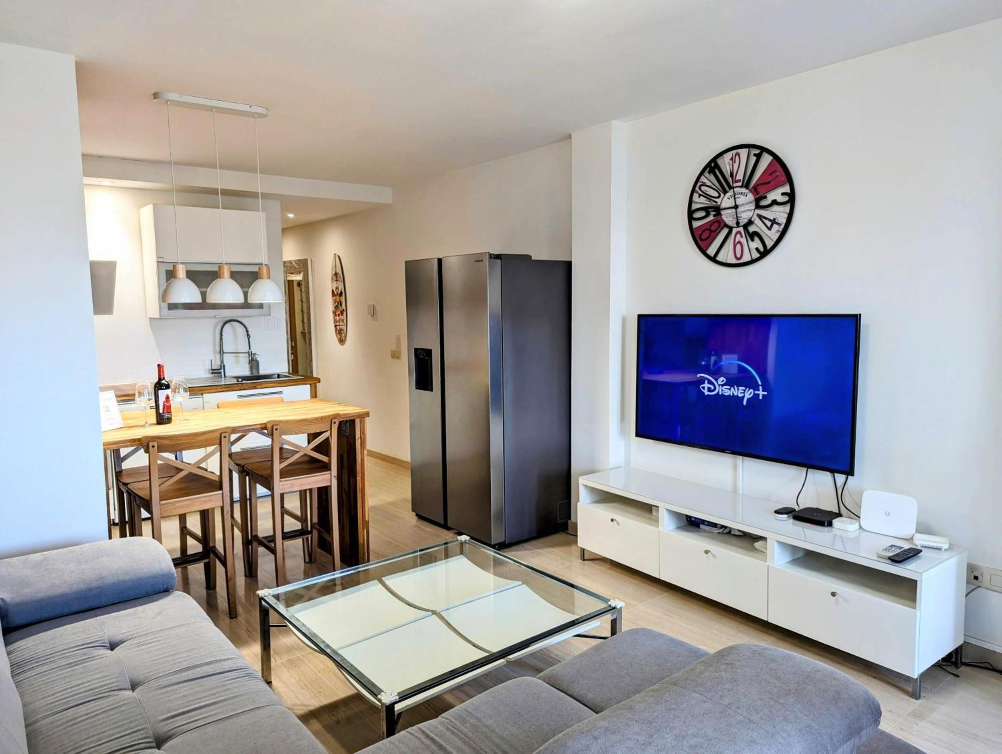 Modern Penthouse Apartment - 1 Min From The Beach Фуeнхирола Екстериор снимка