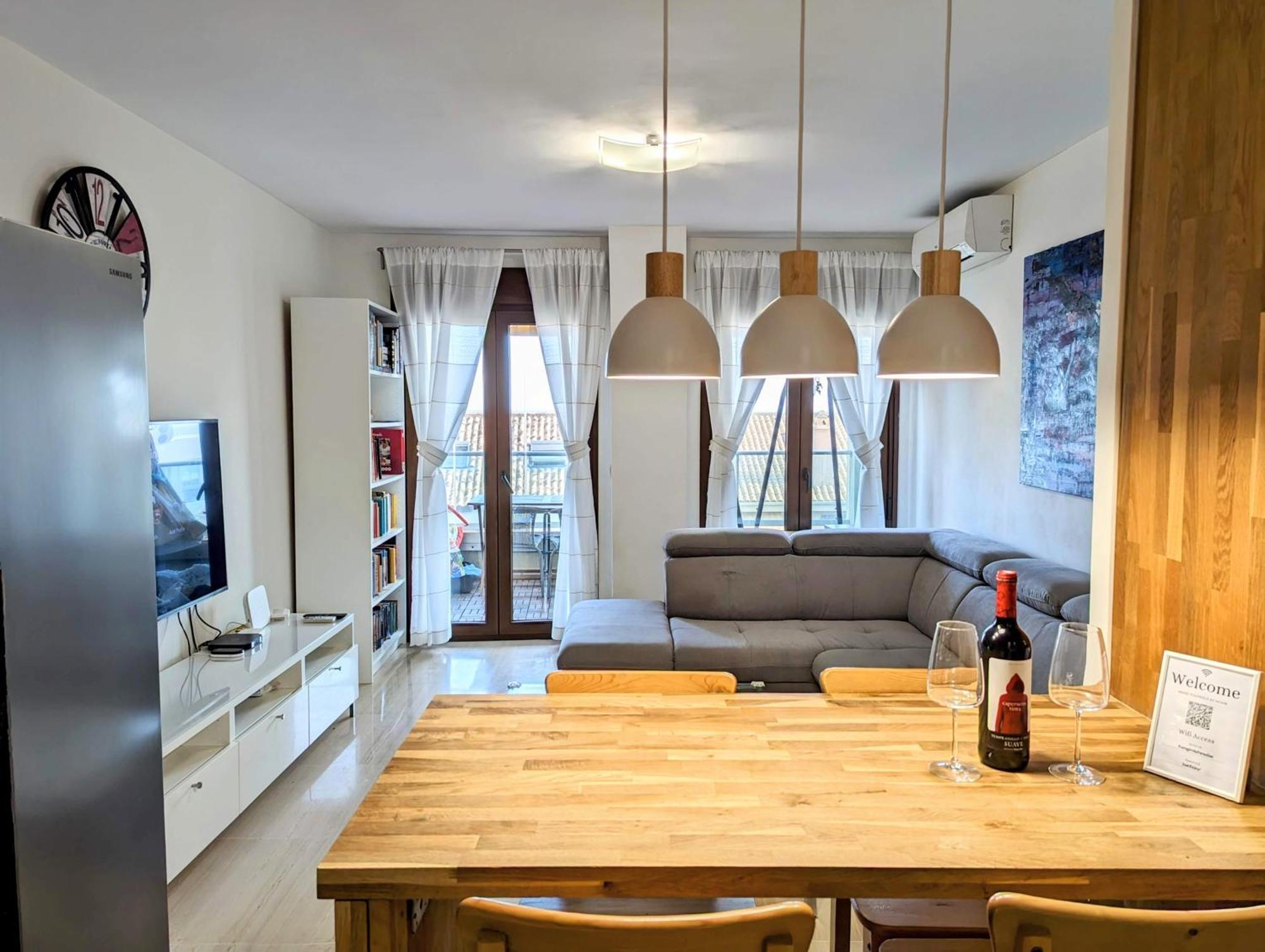 Modern Penthouse Apartment - 1 Min From The Beach Фуeнхирола Екстериор снимка